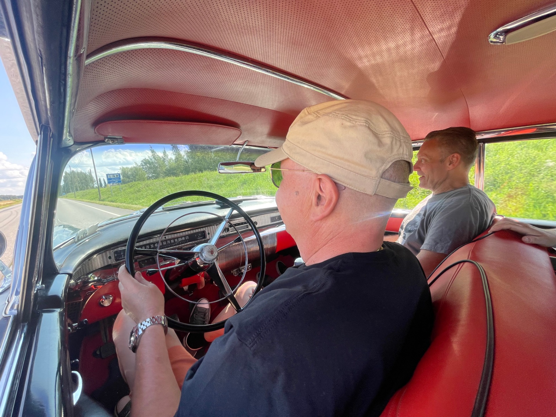 Seppo och Marko ledar cruisingen på B-O-P Meet Nordic 2025!